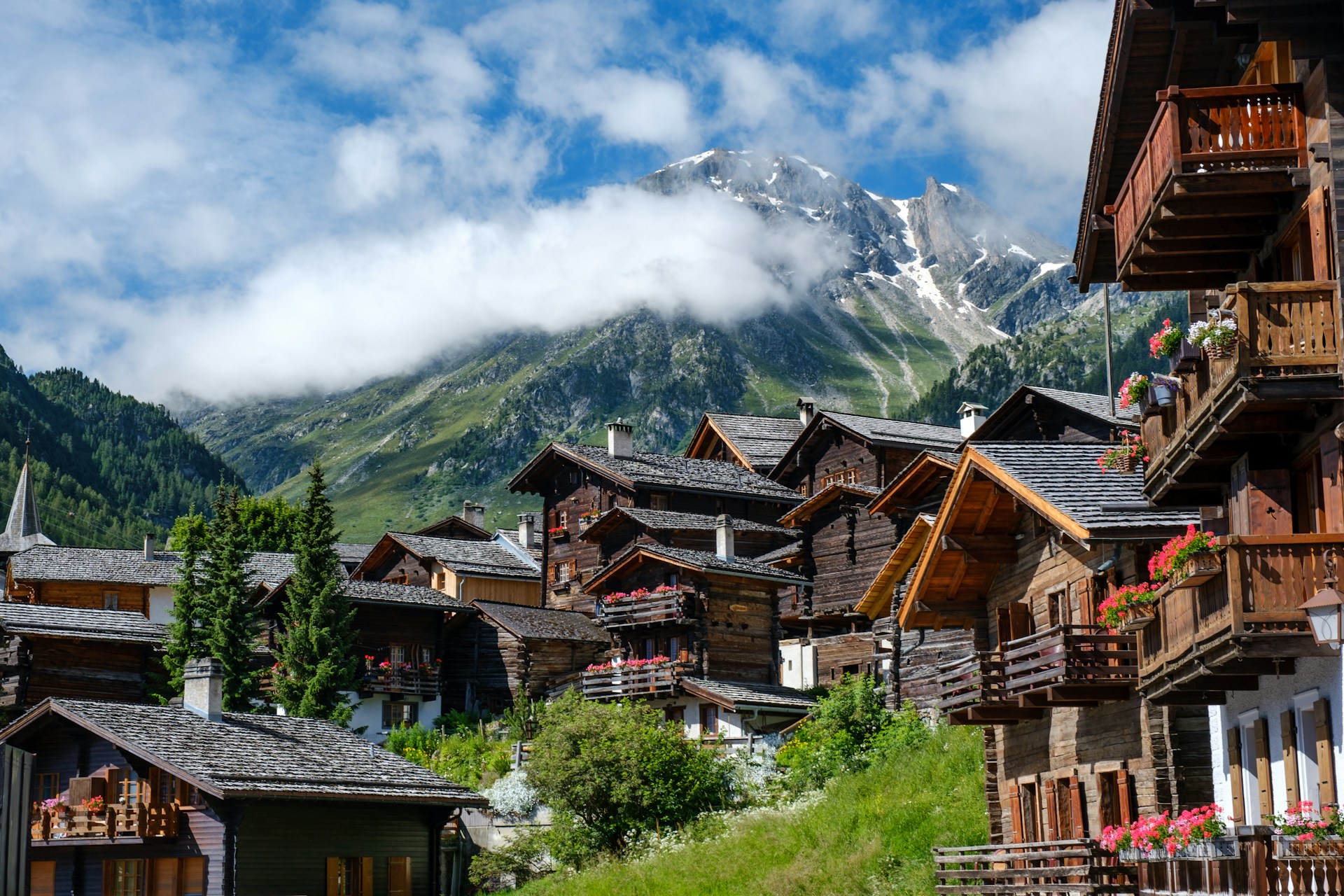 Insider Tips for Smooth Transfers to and from Zurich Airport